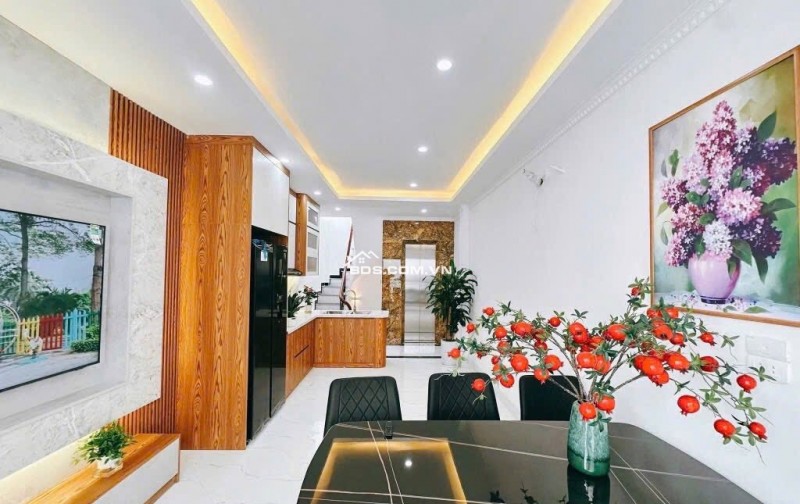 Bán nhà Trương Định 5 Tầng Thang Máy Mới Kính Koong 42m Nhỉnh 8 Tỷ